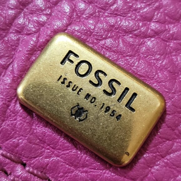 Fossil Issue No. 1954 Pink Leather Wallet - Picture 6 of 15
